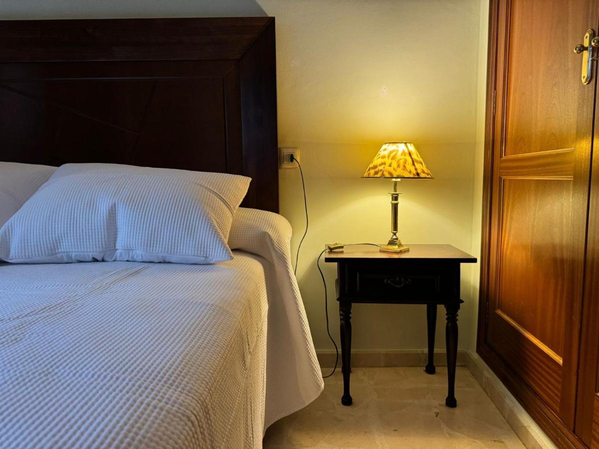 Apartamento Buen Pastor Con Parking Gratuito Kordoba Bagian luar foto