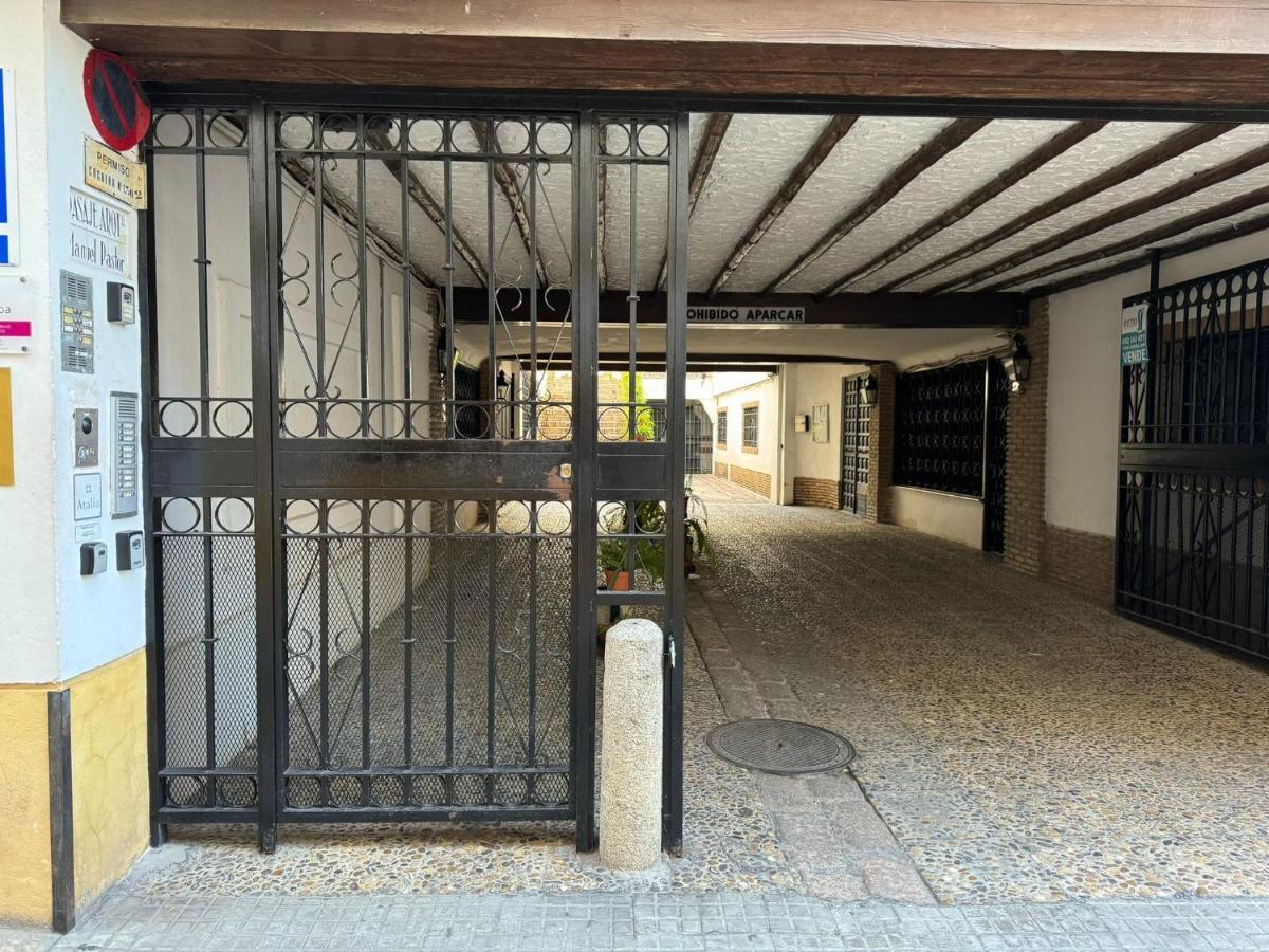 Apartamento Buen Pastor Con Parking Gratuito Kordoba Bagian luar foto