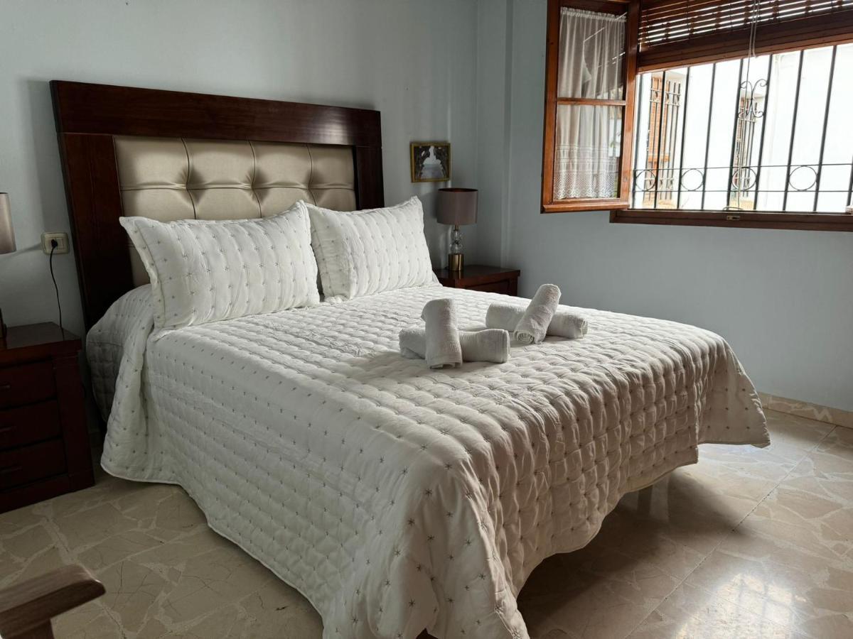 Apartamento Buen Pastor Con Parking Gratuito Kordoba Bagian luar foto